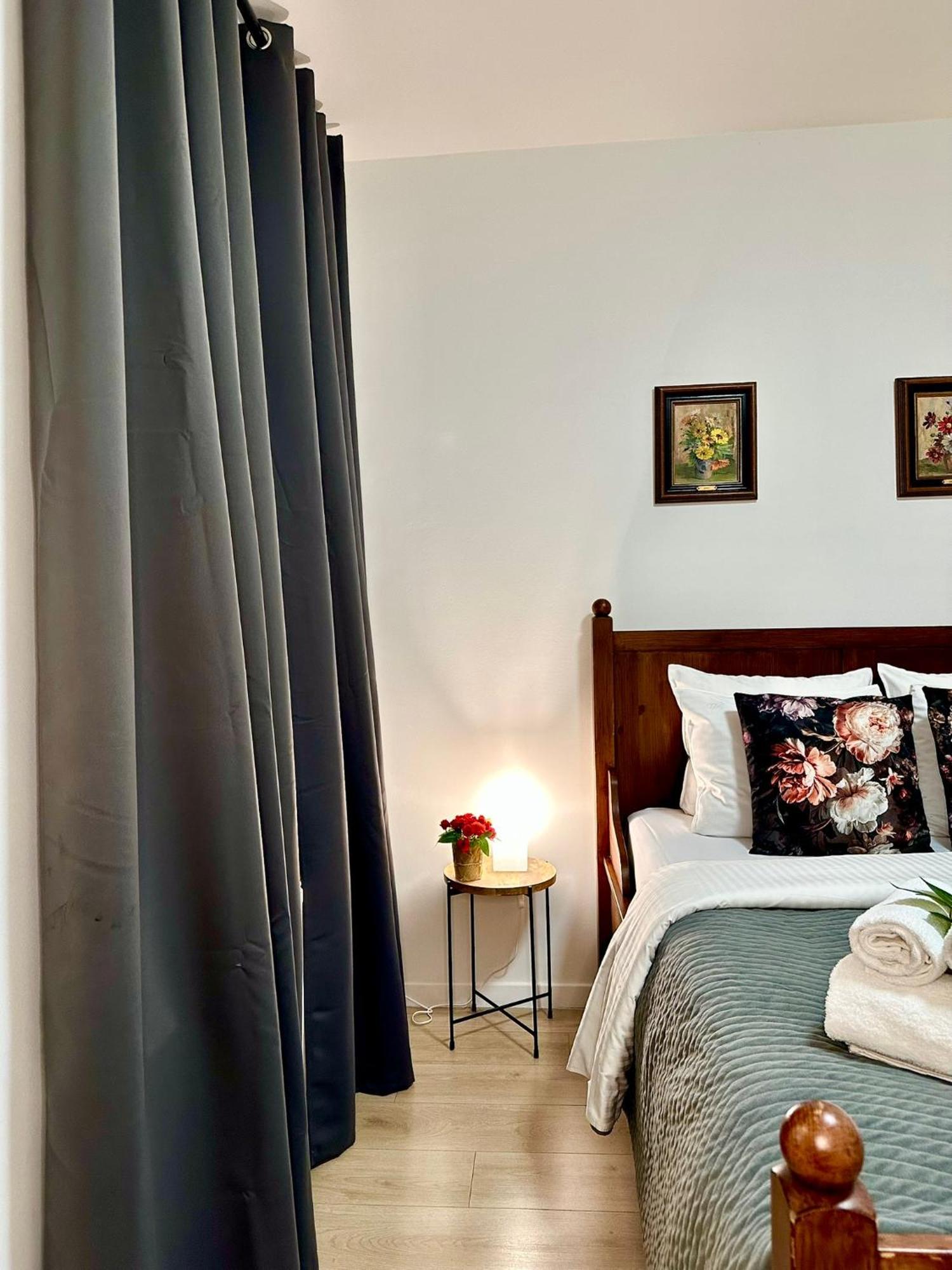 Luxury Suites Centrum By Rikas Hotels Antwerpen Bagian luar foto