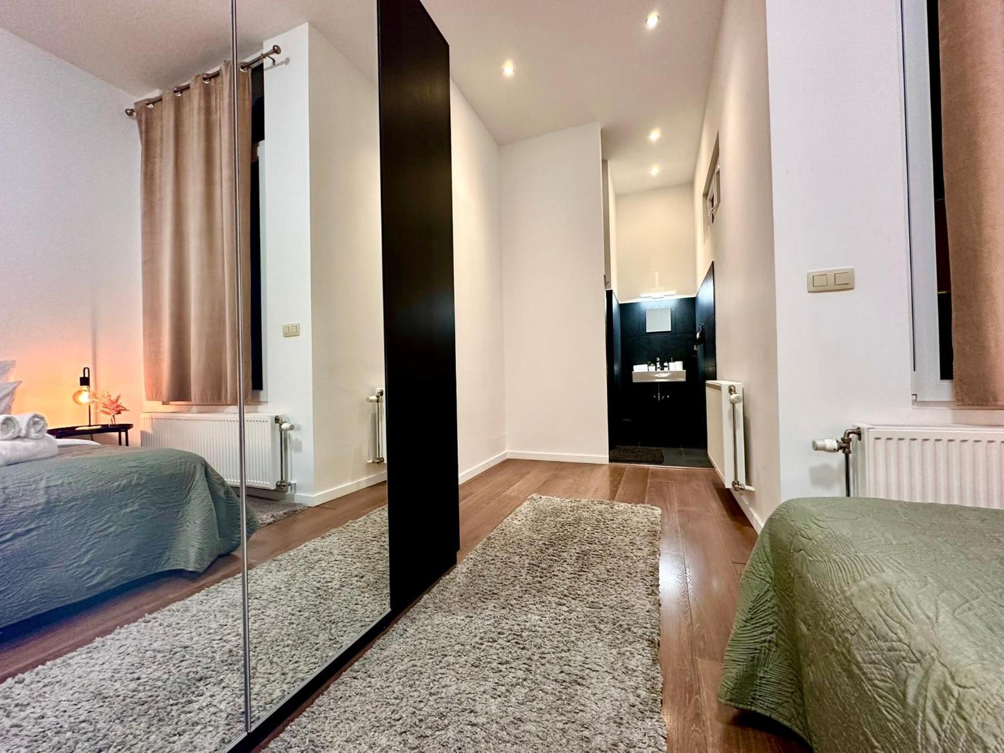 Luxury Suites Centrum By Rikas Hotels Antwerpen Bagian luar foto