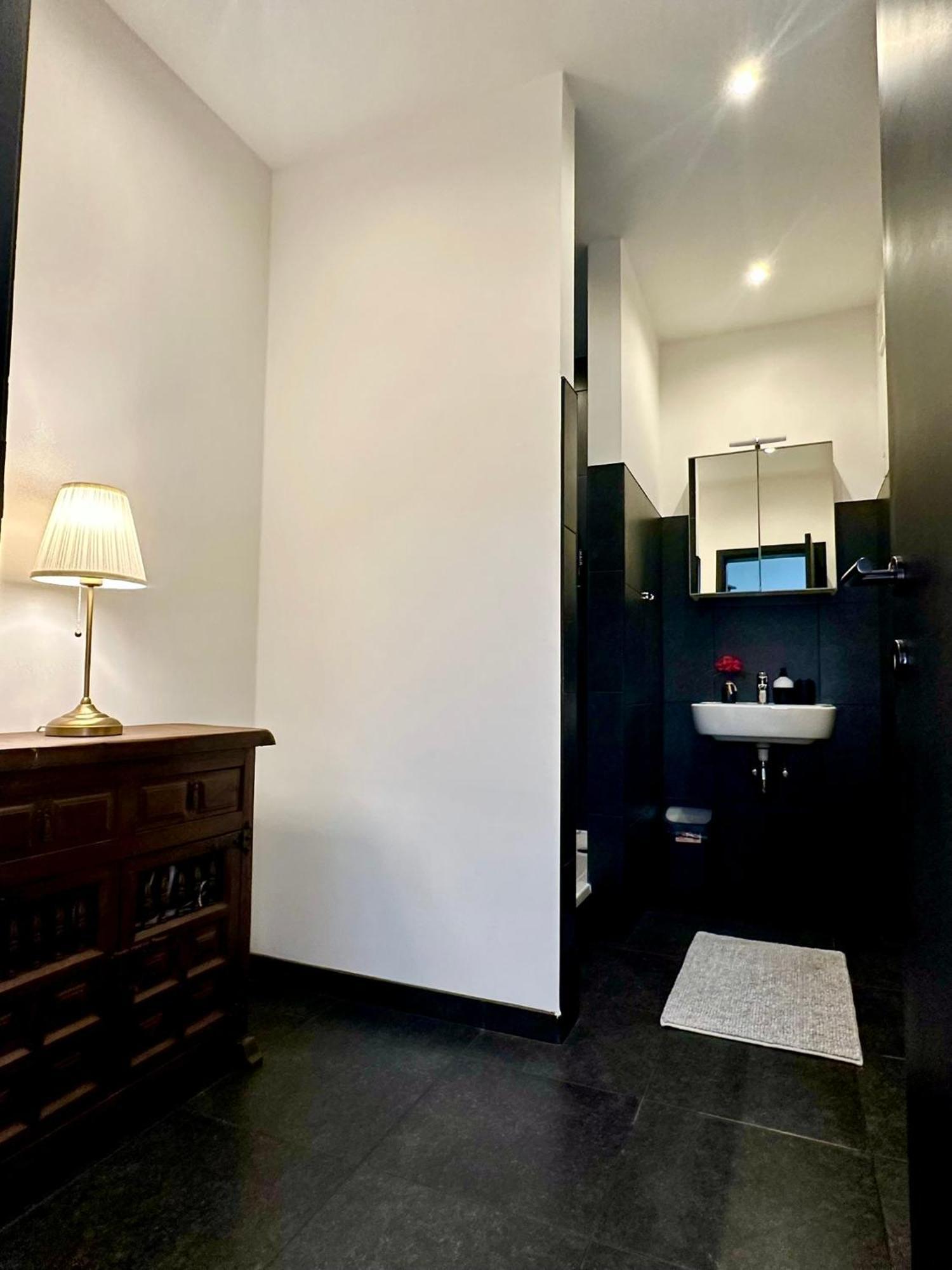 Luxury Suites Centrum By Rikas Hotels Antwerpen Bagian luar foto